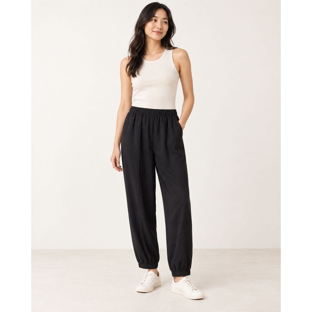 St. John Black Joggers Size 6 Pull On Front Seams Lounge Casual Work Office